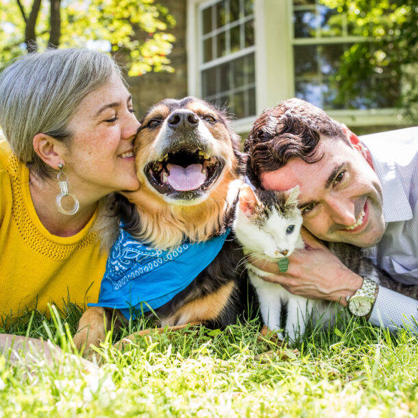 family-photo-with-pets